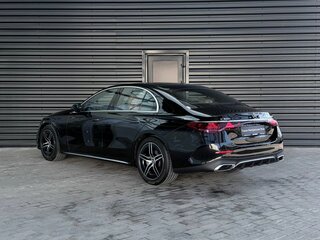 2025 Mercedes-Benz E-Класс 300 VI (W214, S214), чёрный, 8700000 рублей, вид 2