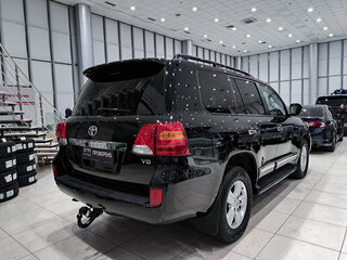 2015 Toyota Land Cruiser 200 Series Рестайлинг 1, чёрный, 4650000 рублей, вид 5