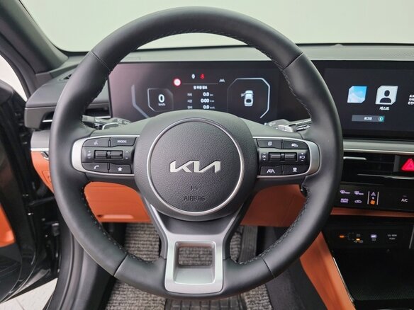 2026 Kia K5 III Рестайлинг, серый - вид 11