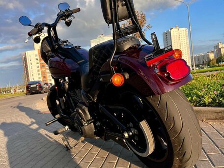 2020 Harley-Davidson Low Rider, пурпурный, 1146215 рублей, вид 4