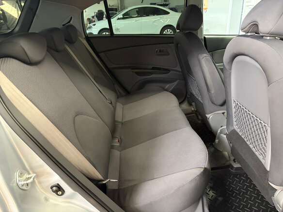 2010 Kia Rio II Рестайлинг, серебристый, 577000 рублей - вид 13
