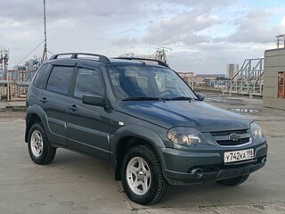 2018 Chevrolet Niva I Рестайлинг, серый, 699000 рублей, вид 3