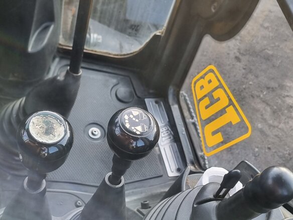 2011 JCB 3CX, жёлтый, 6200000 рублей - вид 7