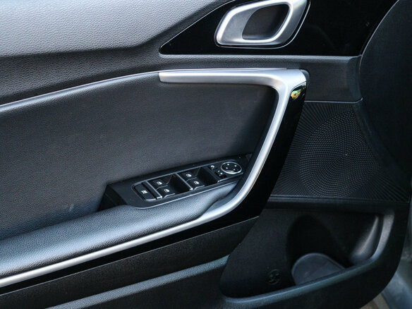 2020 Kia Ceed III, серебристый - вид 12