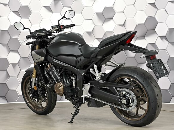 2024 Honda CB 650R, чёрный, 1177000 рублей - вид 7