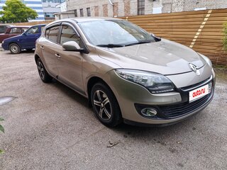 2013 Renault Megane III Рестайлинг, бежевый, 765000 рублей, вид 3