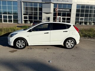 2014 Hyundai Solaris I, белый, 710000 рублей, вид 2