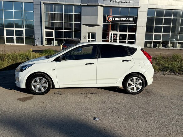 2014 Hyundai Solaris I, белый, 710000 рублей - вид 7