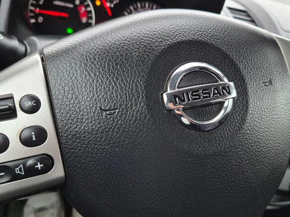 2013 Nissan Note I Рестайлинг, красный, 460000 рублей - вид 22