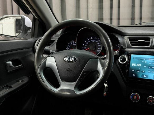 2016 Kia Rio III Рестайлинг, белый, 719999 рублей - вид 9