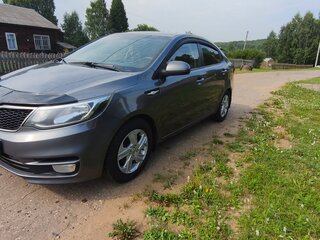 2016 Kia Rio III Рестайлинг, серый, 900000 рублей, вид 1