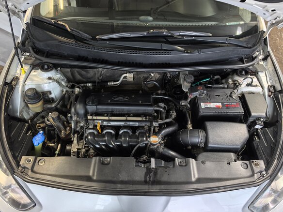 2011 Hyundai Solaris I, серебристый, 750000 рублей - вид 12