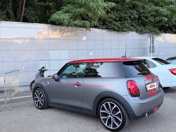 2019 Mini Hatch Cooper III (F55/F56) Рестайлинг, серый, 1750000 рублей - вид 7