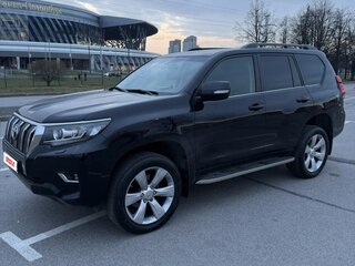 2018 Toyota Land Cruiser Prado 150 Series Рестайлинг 2, чёрный, 5900000 рублей, вид 3