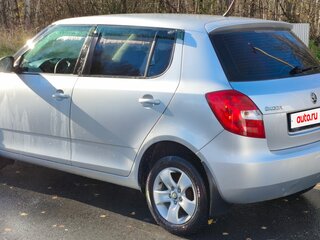 2013 Skoda Fabia II Рестайлинг, серебристый, 650000 рублей, вид 4