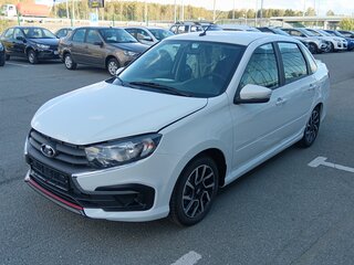 2026 Lada (ВАЗ) Granta Sportline I Рестайлинг, белый, 1369000 рублей, вид 2