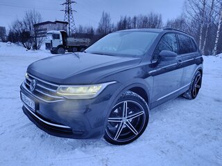 2021 Volkswagen Tiguan II Рестайлинг, чёрный, 2400000 рублей, вид 1