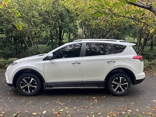 2016 Toyota RAV4 IV (XA40) Рестайлинг, белый, 1999000 рублей, вид 2