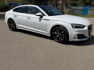 2020 Audi A5 Sportback 45 TFSI II (F5) Рестайлинг, белый, 3970000 рублей, вид 4
