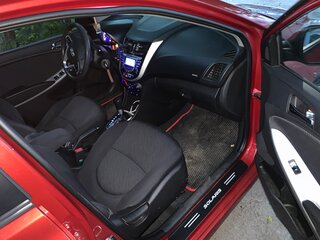 2013 Hyundai Solaris I, красный, 700000 рублей, вид 5