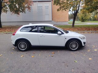 2012 Volvo C30 I Рестайлинг, белый, 800000 рублей, вид 4