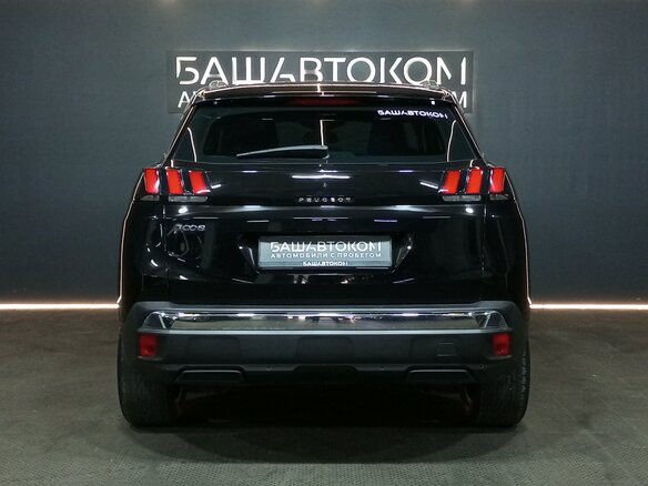2018 Peugeot 3008 II, чёрный, 1650000 рублей - вид 4