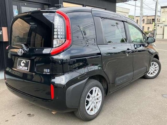 2023 Toyota Sienta III, серый, 1120700 рублей - вид 5