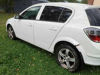 2011 Opel Astra H Рестайлинг, белый, 570000 рублей, вид 4