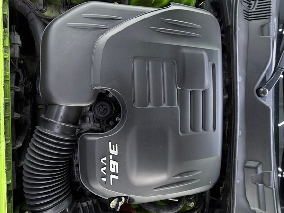 2019 Dodge Challenger III Рестайлинг 2, зелёный, 5000000 рублей - вид 36