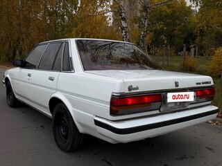 1988 Toyota Mark II V (X70), белый, 440000 рублей, вид 2