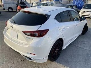 2019 Mazda Axela III Рестайлинг, белый, 1024000 рублей, вид 5