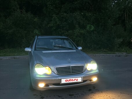 2000 Mercedes-Benz C-Класс 200 II (W203), серебристый, 580000 рублей, вид 1