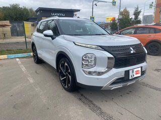 2022 Mitsubishi Outlander IV, белый, 3600000 рублей, вид 3