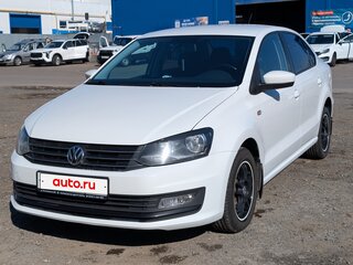 2017 Volkswagen Polo V Рестайлинг, белый, 1050000 рублей, вид 3