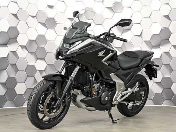 2026 Honda NC 750X, чёрный - вид 1