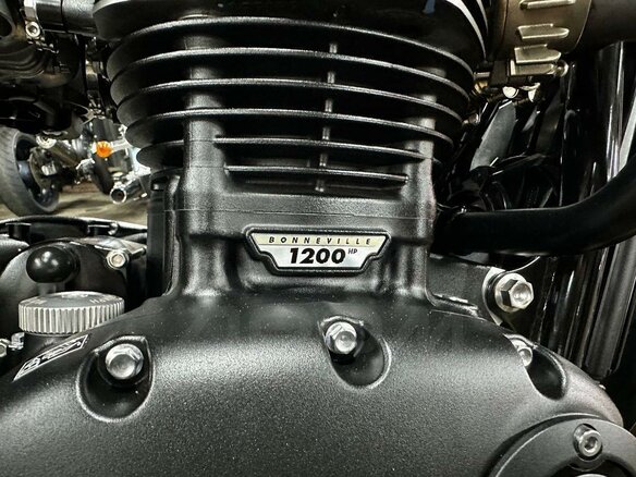 2022 Triumph Speed Twin, красный, 1250000 рублей - вид 23