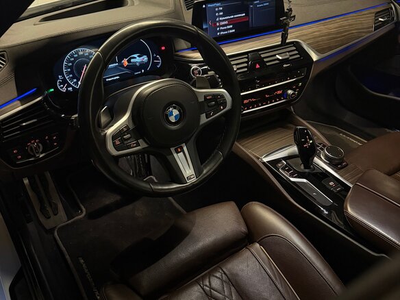 2018 BMW 5 серии 530d xDrive VII (G30/G31/G38), белый, 4050000 рублей - вид 7