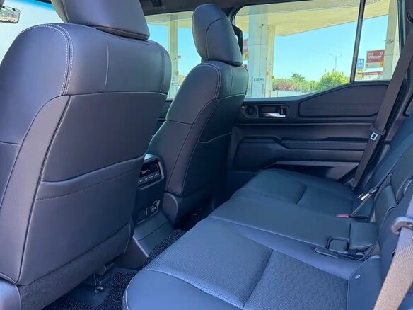 2026 Toyota Land Cruiser Prado 250 Series, чёрный, 8789000 рублей - вид 8