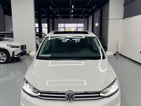 2020 Volkswagen Touran Cross L II, белый, 1900000 рублей, вид 1
