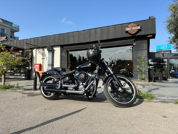 2017 Harley-Davidson Breakout, чёрный, 1700000 рублей - вид 2