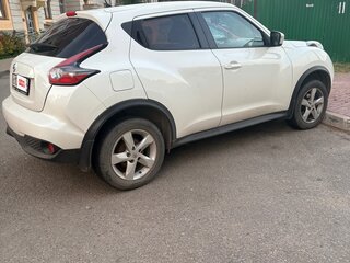 2018 Nissan Juke I Рестайлинг, белый, 1640000 рублей, вид 2