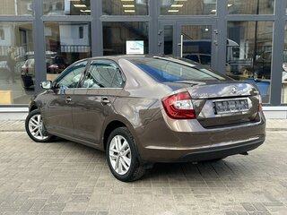 2017 Skoda Rapid I Рестайлинг, коричневый, 985000 рублей, вид 4