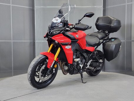 2021 Yamaha MT-09 Tracer (FJ-09), красный, 1227000 рублей, вид 4