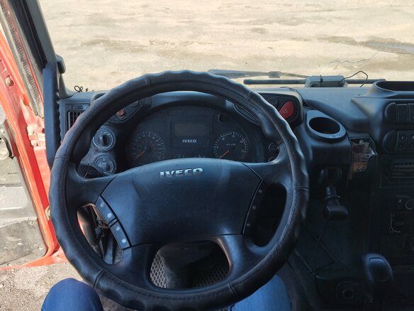 2012 Iveco Trakker, красный, 1500000 рублей - вид 9
