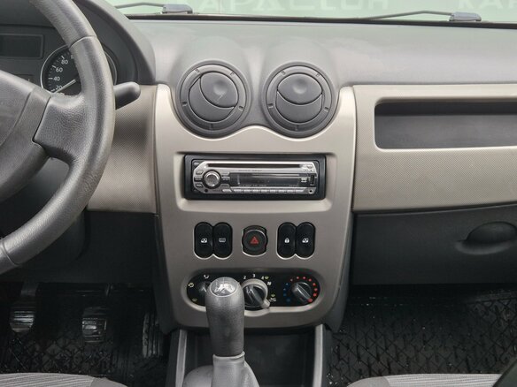 2010 Renault Logan I Рестайлинг, серый, 520000 рублей - вид 9