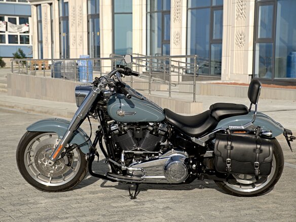 2024 Harley-Davidson Fat Boy, серый, 2300000 рублей - вид 4