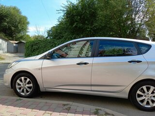 2011 Hyundai Solaris I, серебристый, 660000 рублей, вид 5
