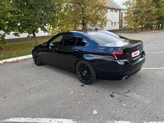 2013 BMW 5 серии 528i xDrive VI (F10/F11/F07) Рестайлинг, чёрный, 1899999 рублей, вид 4