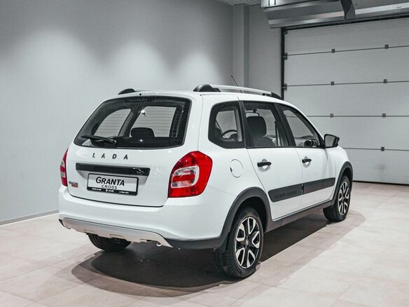 2026 Lada (ВАЗ) Granta Cross I Рестайлинг, белый - вид 6