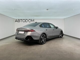 2025 BMW 5 серии 530i xDrive VIII (G60/G61/G68), серый, 8995000 рублей, вид 4